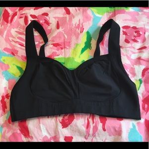 Lululemon tata tamer 34C
